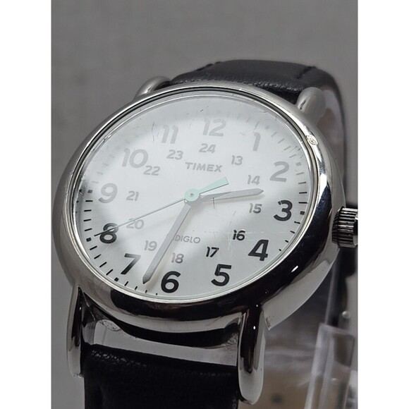 Timex Weekender Indiglo 31mm White Dial Black Leather 24 Hour Quartz New Battery - Picture 4 of 14